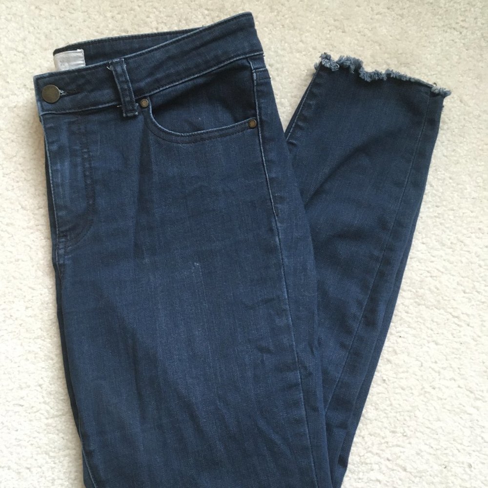 Caslon Cropped Skinny Jeans w/ Raw Hem